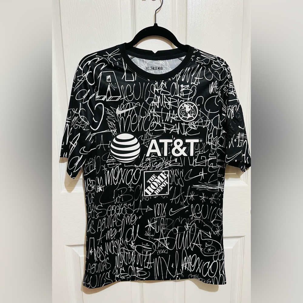 Club America
Men's Nike Pre-Match Soccer Top